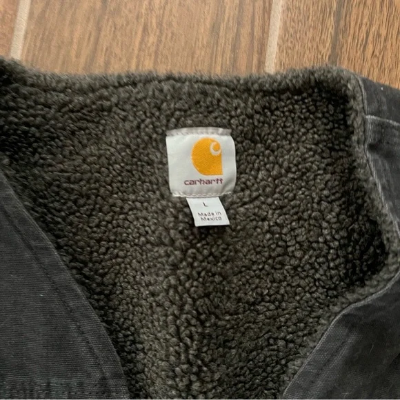 Sherpa Lined Carhartt Vest size L - Picture 4 of 7